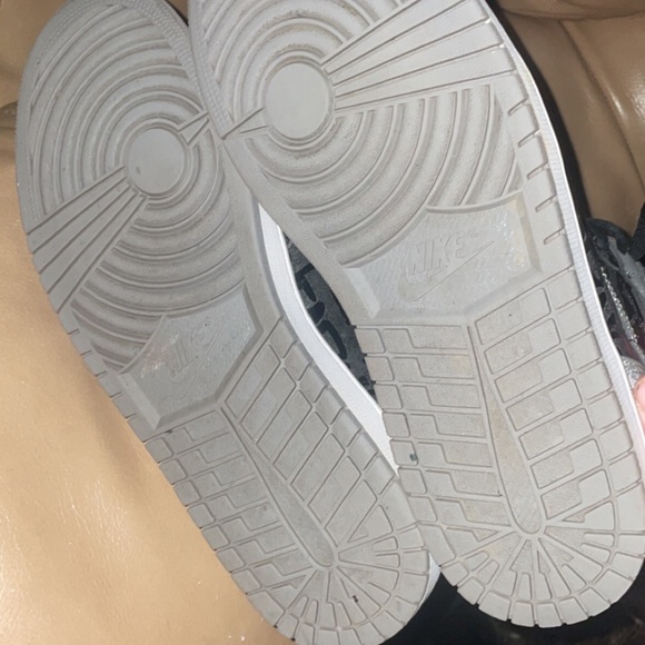 Shadow 1s 10.5. Looking to trade or sell - Picture 3 of 4